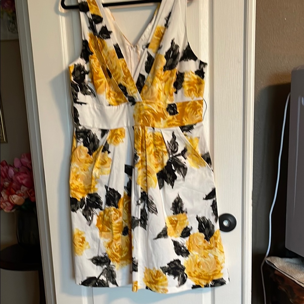 Floral Sleeveless Dress with Yellow and Black Roses
